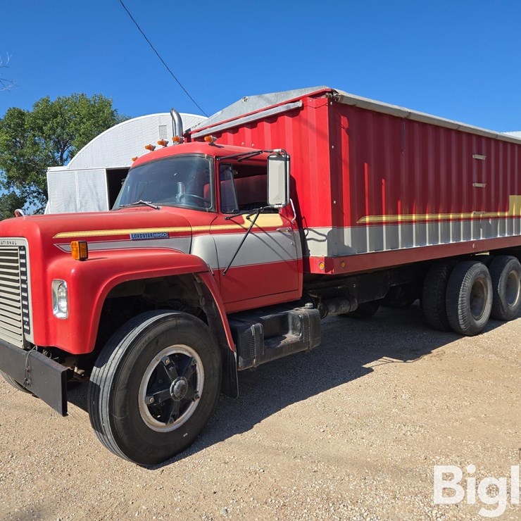 1977 INTERNATIONAL LOADSTAR