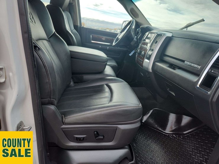 2012-ram-2500-laramie-image-18