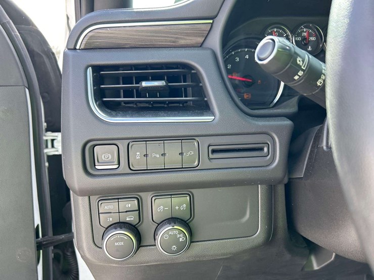 2021-chevrolet-tahoe-4x4-suv-image-15