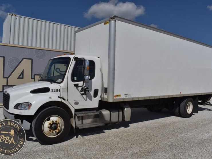 2022-freightliner-business-class-m2-100-image-1