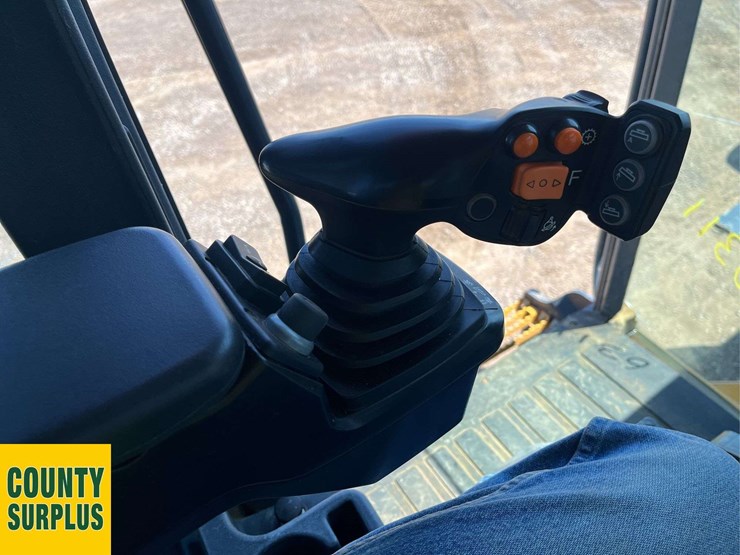2019-deere-872gp-image-11