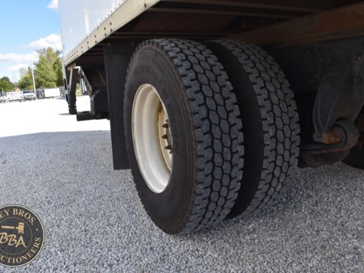 2022-freightliner-business-class-m2-100-image-27