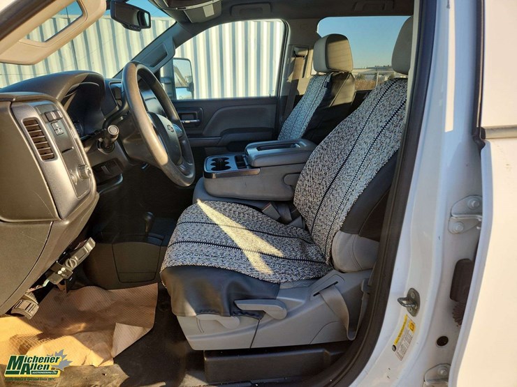 2016-chevrolet-silverado-2500hd-image-15