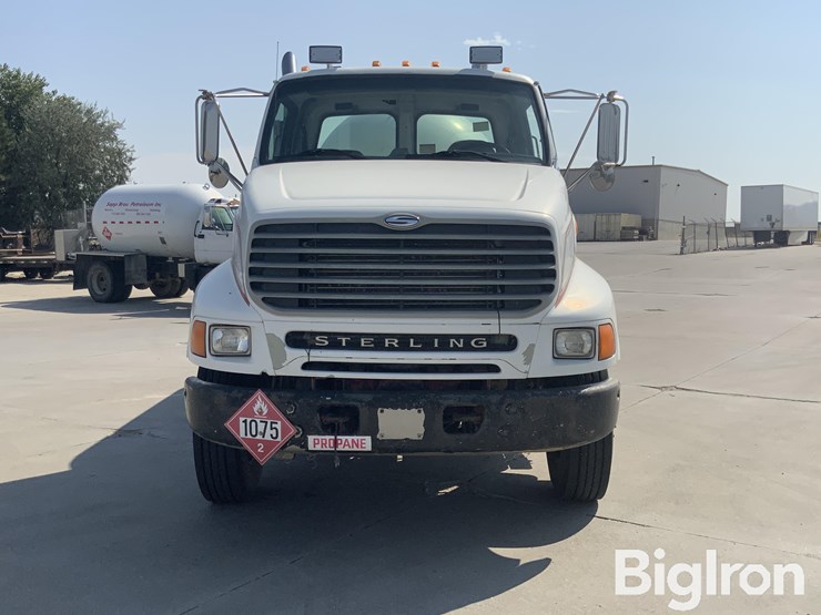 2010-sterling-l8500-image-2