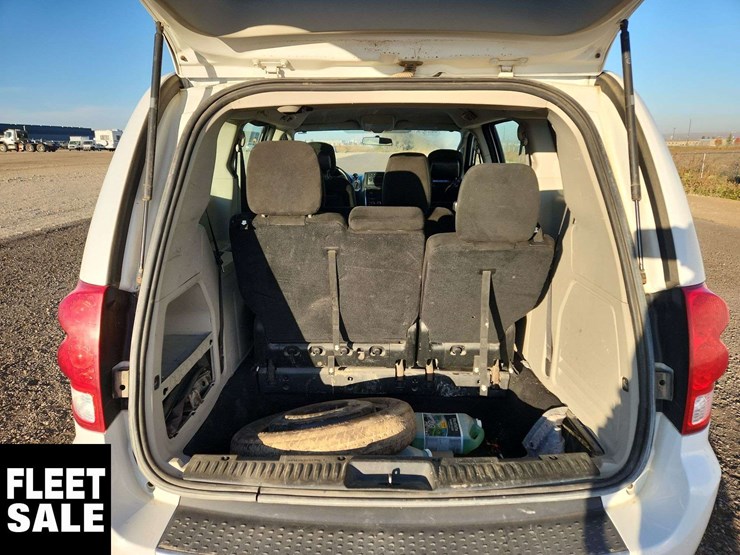 2015-dodge-grand-caravan-image-21
