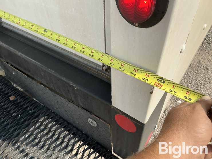 2022-chevrolet-express-g3500-image-11