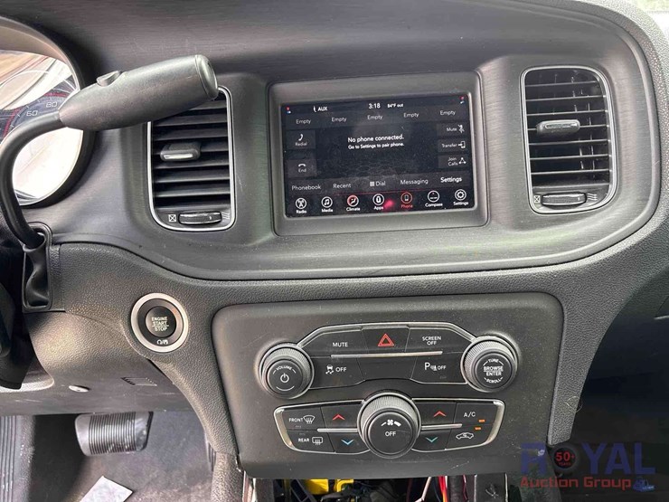 2018-dodge-charger-sedan-image-15
