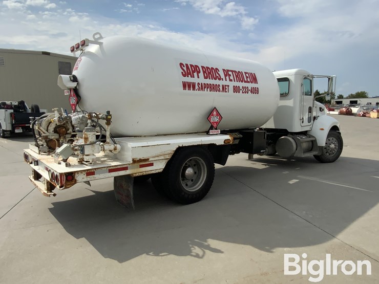 2010-peterbilt-335-image-5