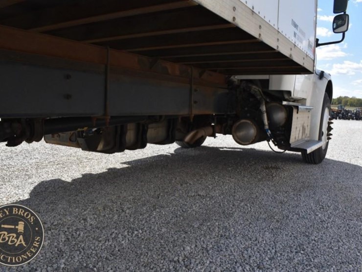 2022-freightliner-business-class-m2-100-image-26