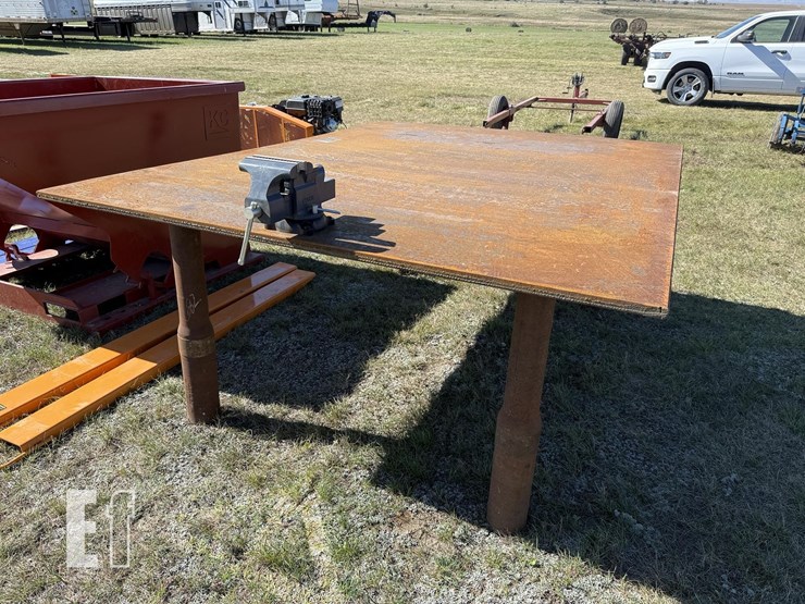 welding-table-w/-vice-image-1