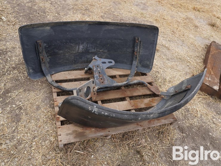 new-holland-super-steer-front-mfwa-fenders-image-4