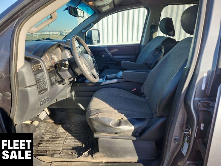 2013-nissan-titan-image-15