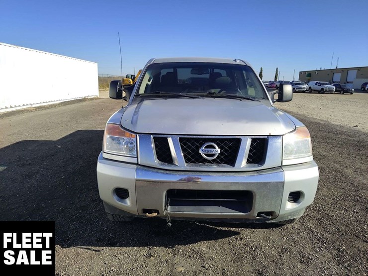 2015-nissan-titan-image-19
