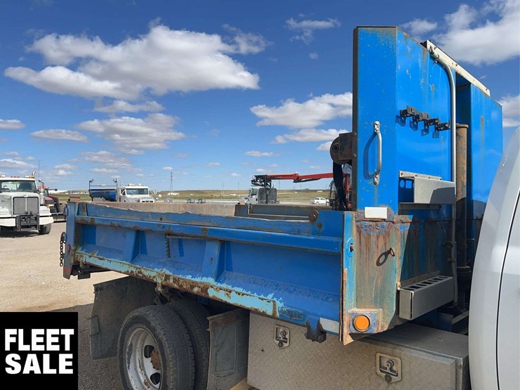 non-operable-2012-ram-5500-4x4-s/a-dump-truck-image-17