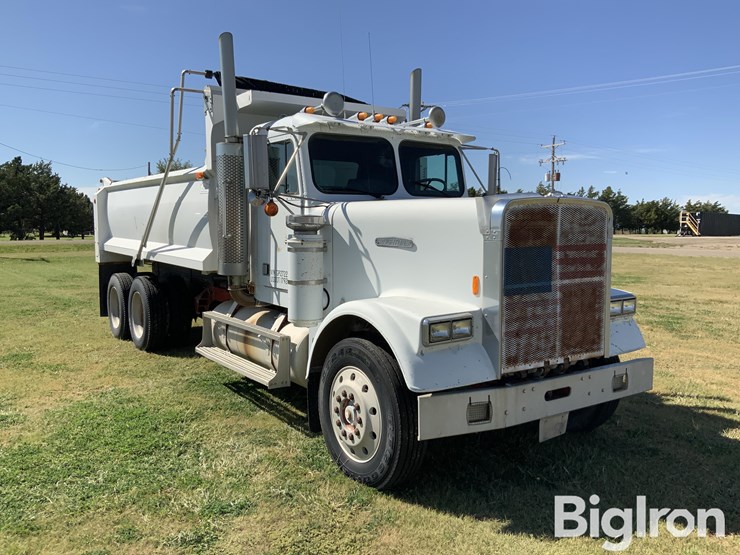 1986-freightliner-flc120-image-3