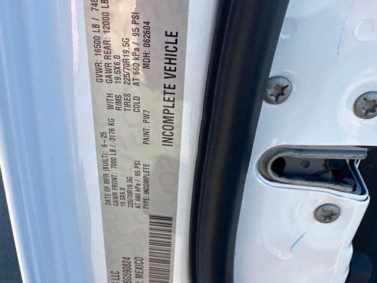 2025-dodge-ram-4500-image-19