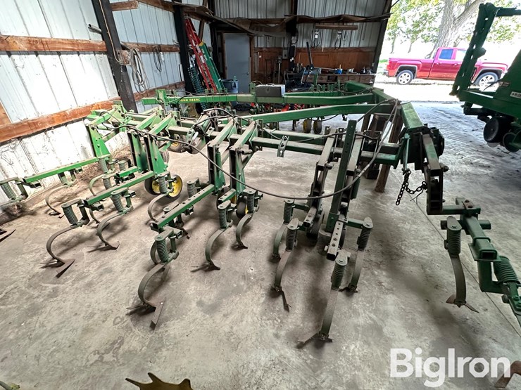 john-deere-725-image-13