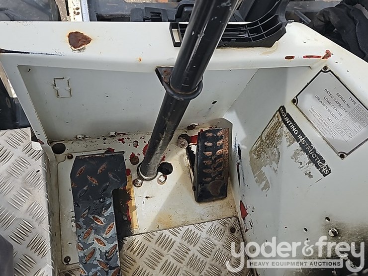 2004-moffett-m5500-image-19