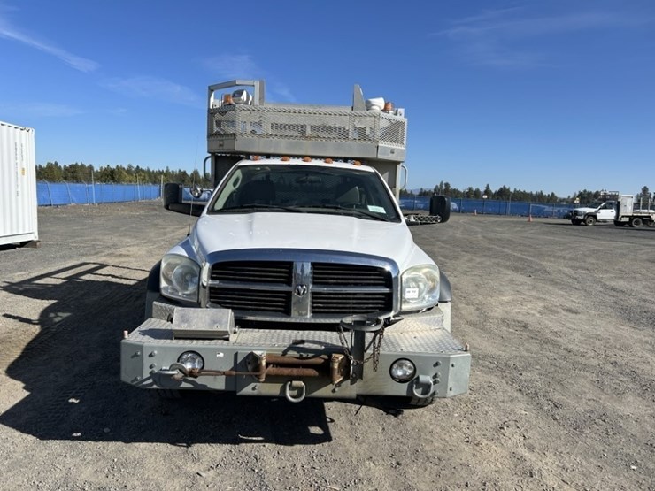 2009-dodge-ram-5500-image-8