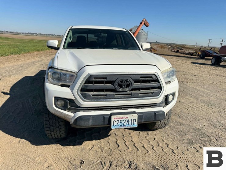 2017-toyota-tacoma-image-10