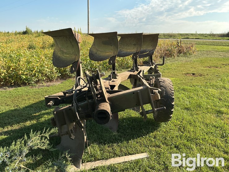 john-deere-rollover-plow-image-2