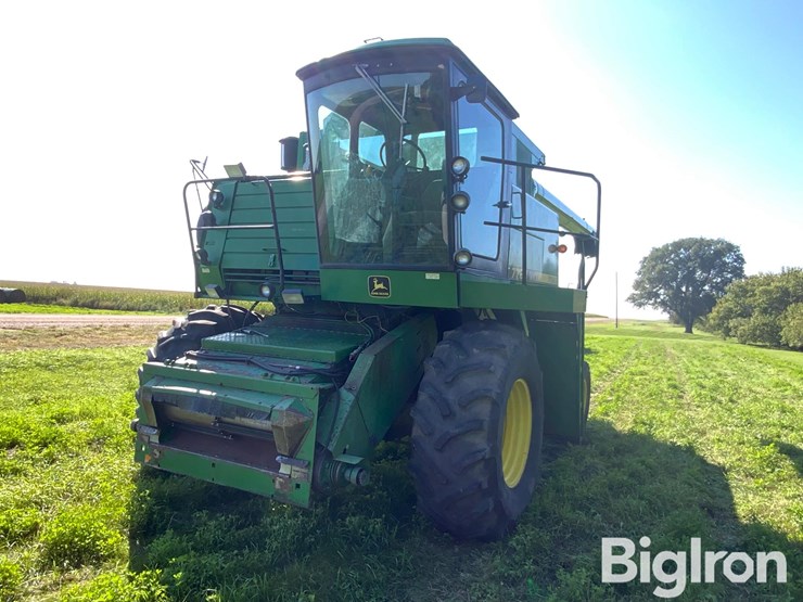 john-deere-7720-titan-ii-image-1