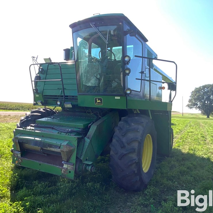 JOHN DEERE 7720 TITAN II
