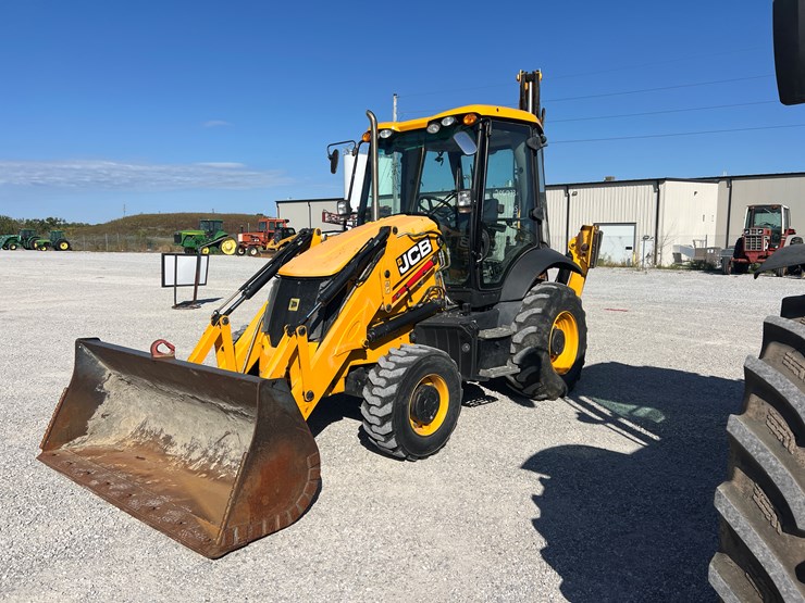 2019-jcb-3cx-image-1