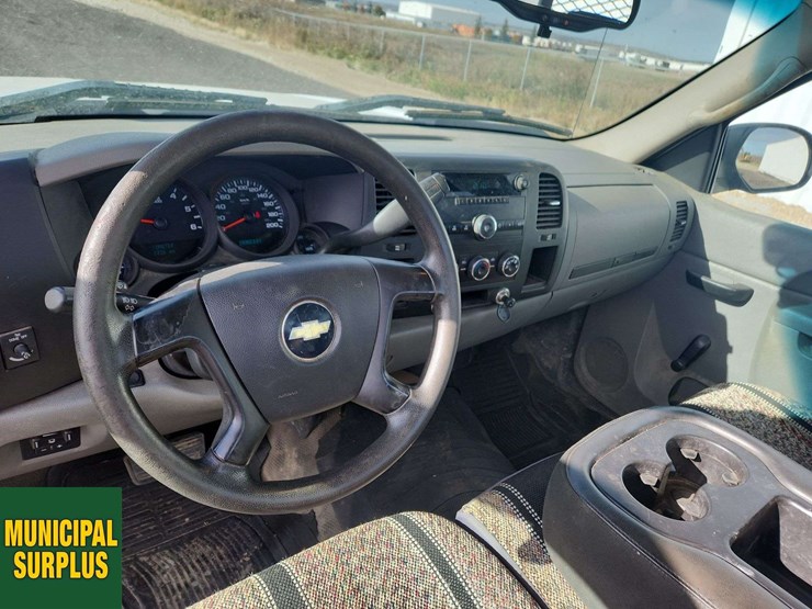 2011-chevrolet-silverado-1500-image-9