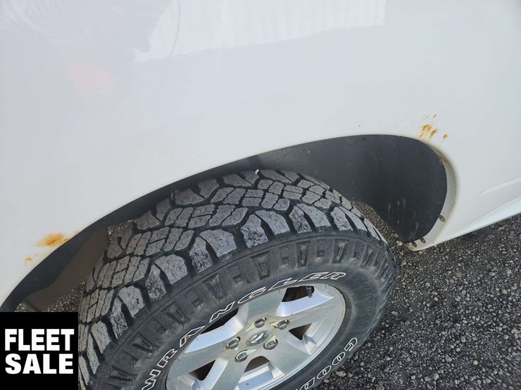 2012-ram-1500-slt-image-35