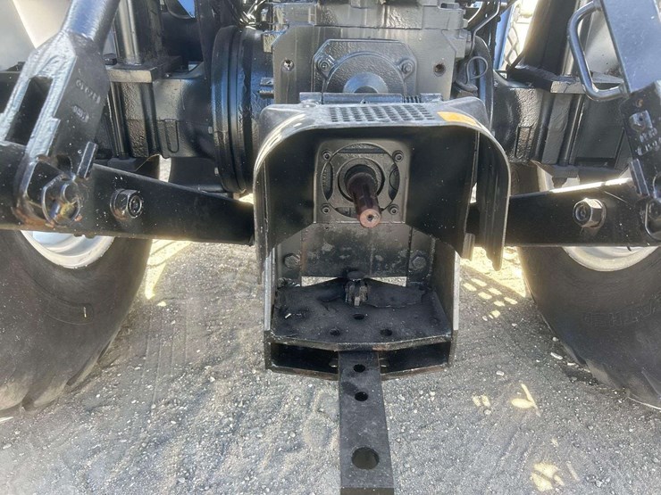 new-holland-tn65-57hp-utility-tractor-image-7