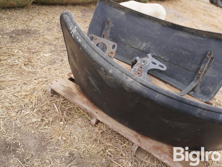 new-holland-super-steer-front-mfwa-fenders-image-17