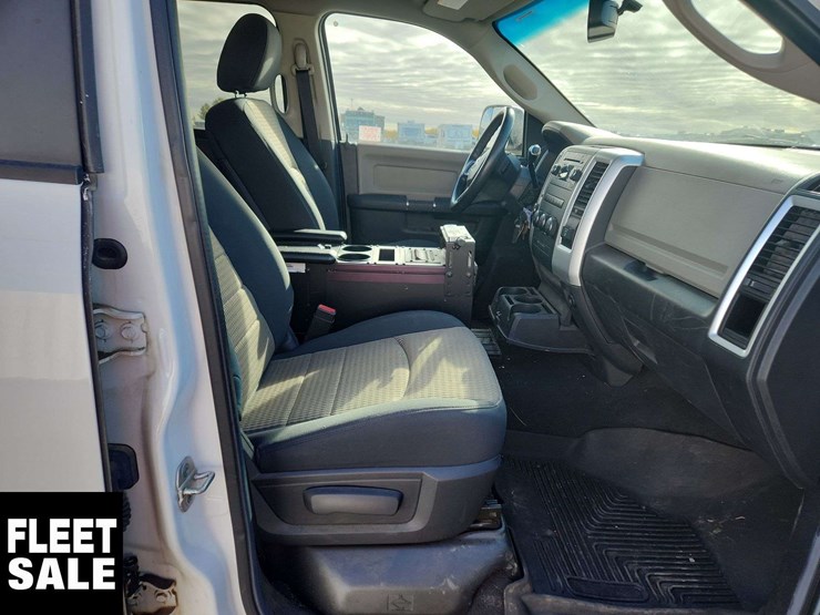 2012-ram-1500-slt-image-18