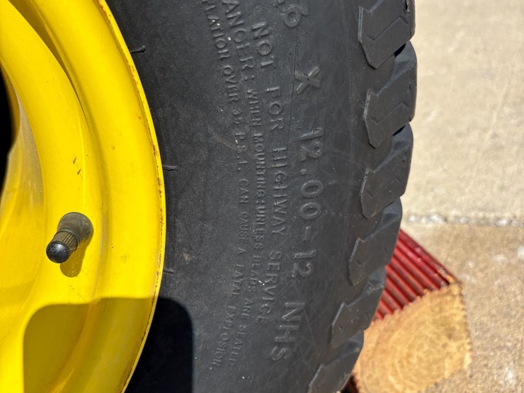 2011-john-deere-x700-image-17
