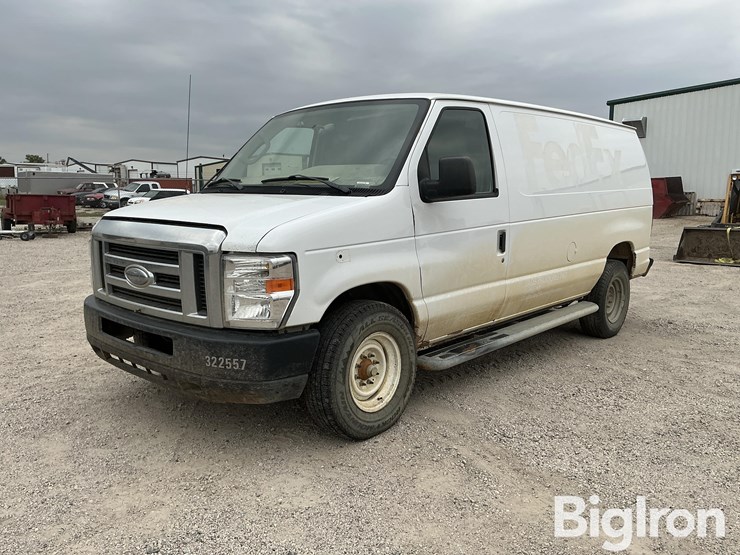 2014-ford-e250-image-1