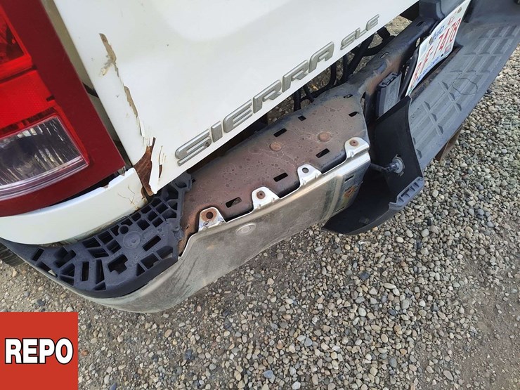 2013-gmc-sierra-3500hd-image-28