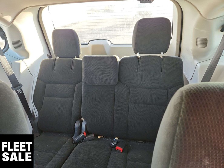 2015-dodge-grand-caravan-image-15