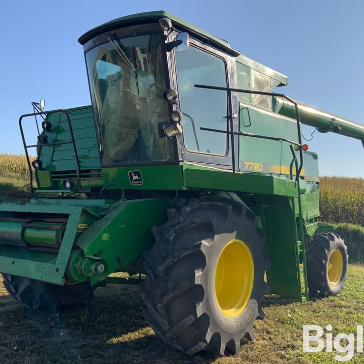 1987 JOHN DEERE 7720 TITAN II
