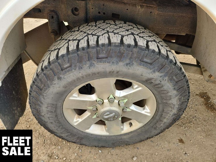 2015-ram-2500-slt-image-33