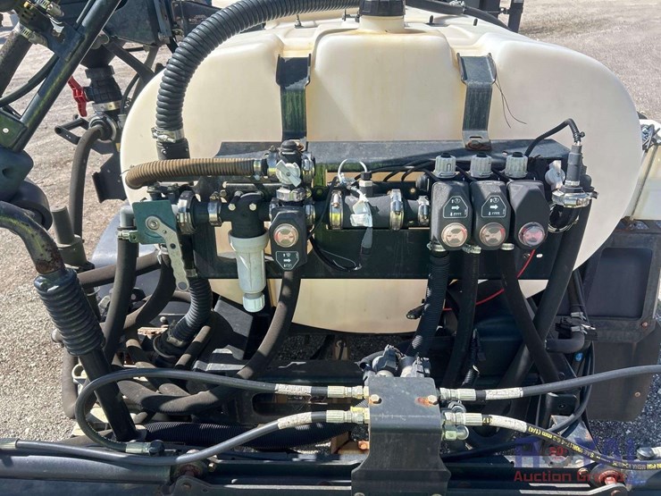 toro-multi-pro-5800-turf-sprayer-cart-image-20