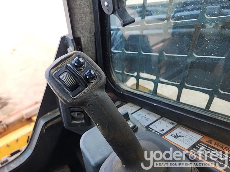 2018-deere-333g-image-22