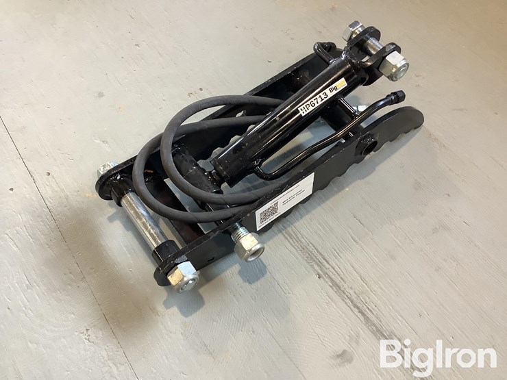 mini-excavator-hydraulic-thumb-image-1