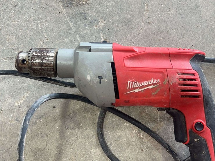 milwaukee-1/2”-hammer-drill-image-2