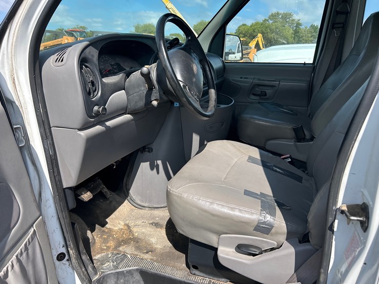 1997-ford-e350-image-8
