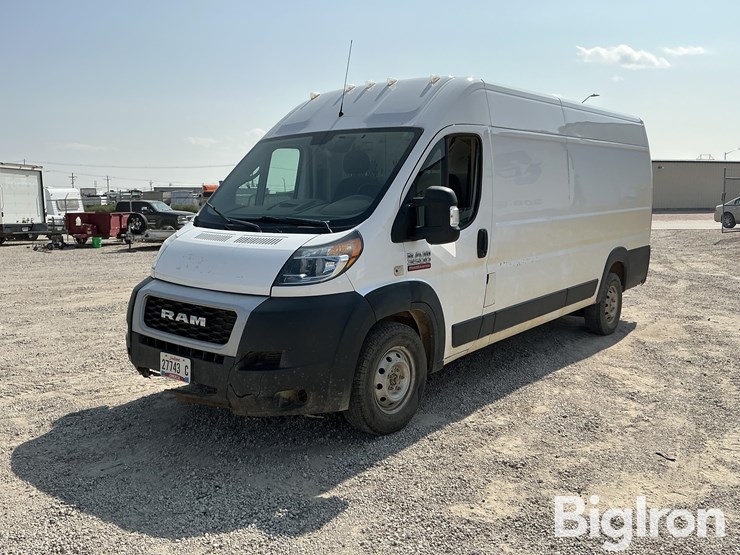 2021-dodge-3500-image-1