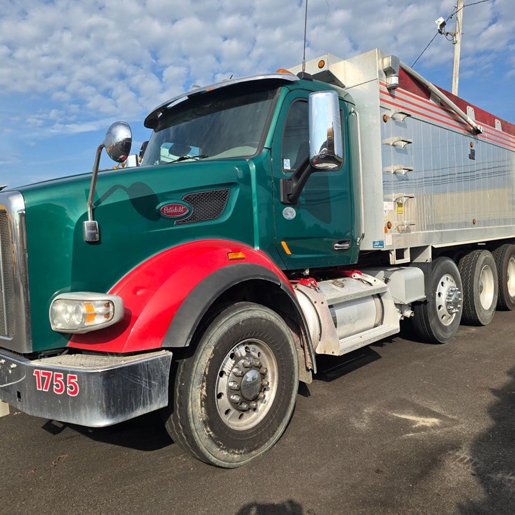 2016 PETERBILT 567