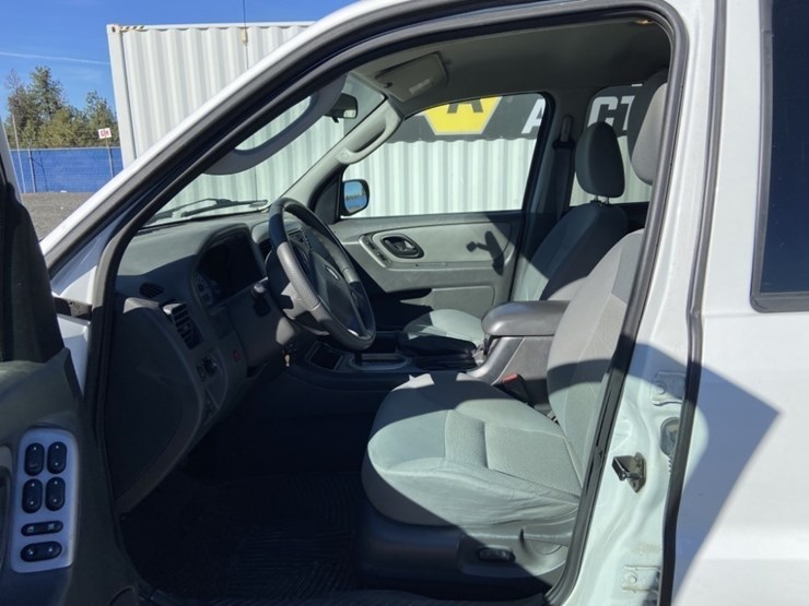 2006-ford-escape-xlt-image-13