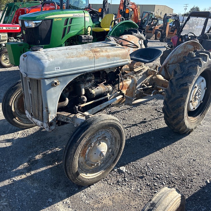 FORD TRACTOR