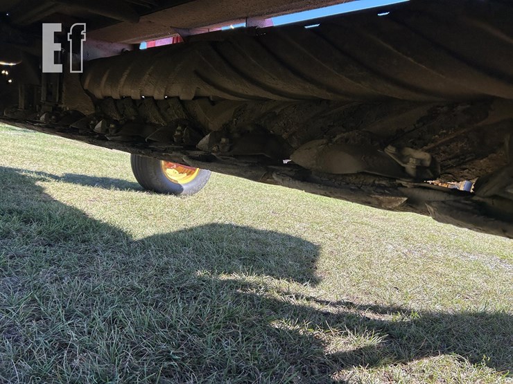 2014-new-holland-h7460-image-31