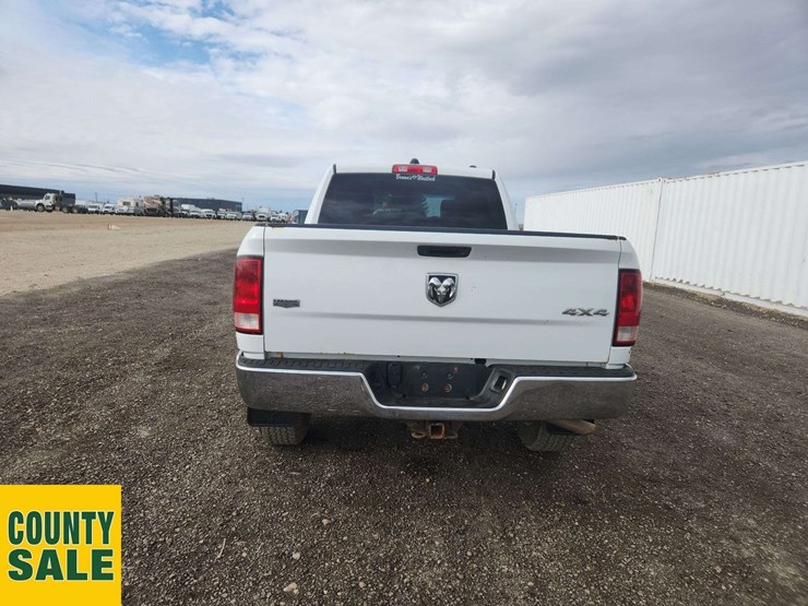 2012-ram-2500-laramie-image-21
